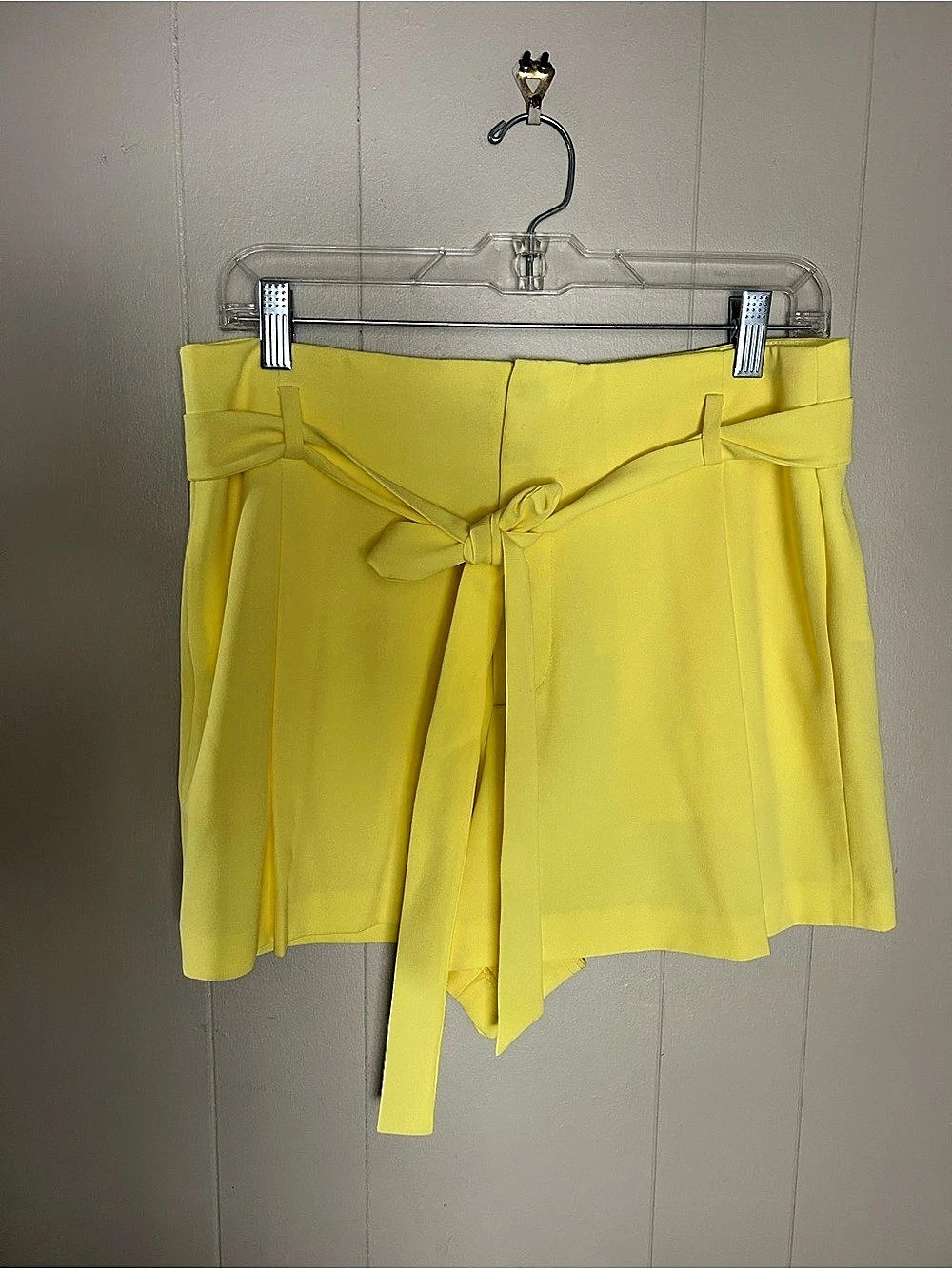 alice + olivia Steffie High Rise Tie Waist Shorts Yellow 12